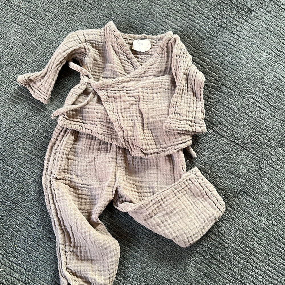 Nico nico 6-9mths rumpled cotton two piece in gray